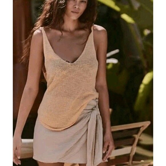 Free People FP Beach Boucle Sweater Tank Top M Ivory Cotton Blend Knit Sexy - Picture 2 of 7